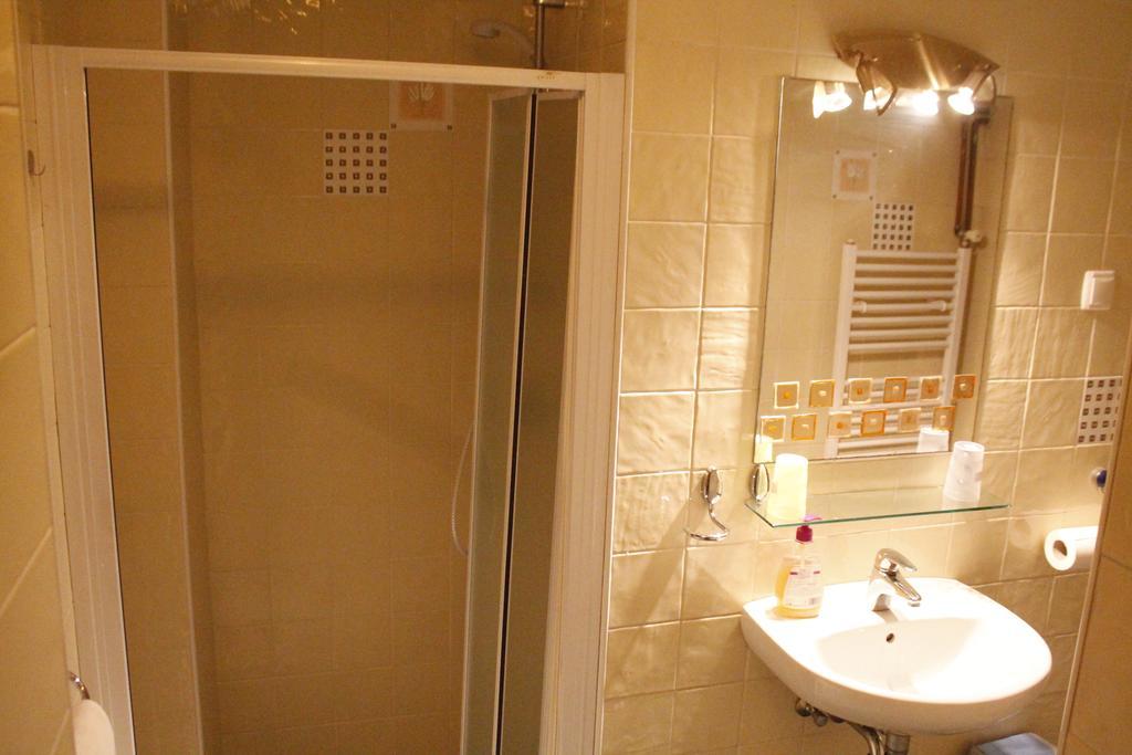 Nattache Studio Apartment Basment 자그레브 외부 사진